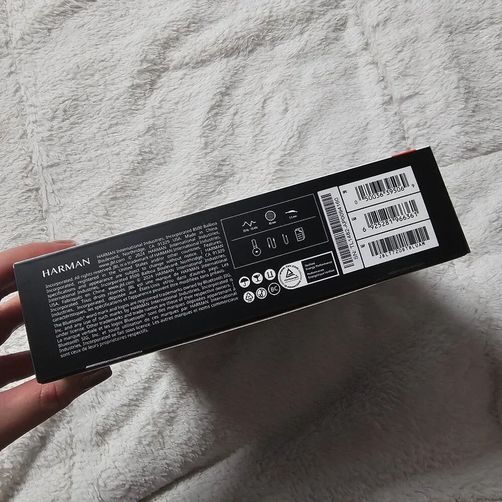 JBL Tune 720BT Wireless Over-Ear Headphones Foldable NEW Sealed Blue - Picture 3 of 3